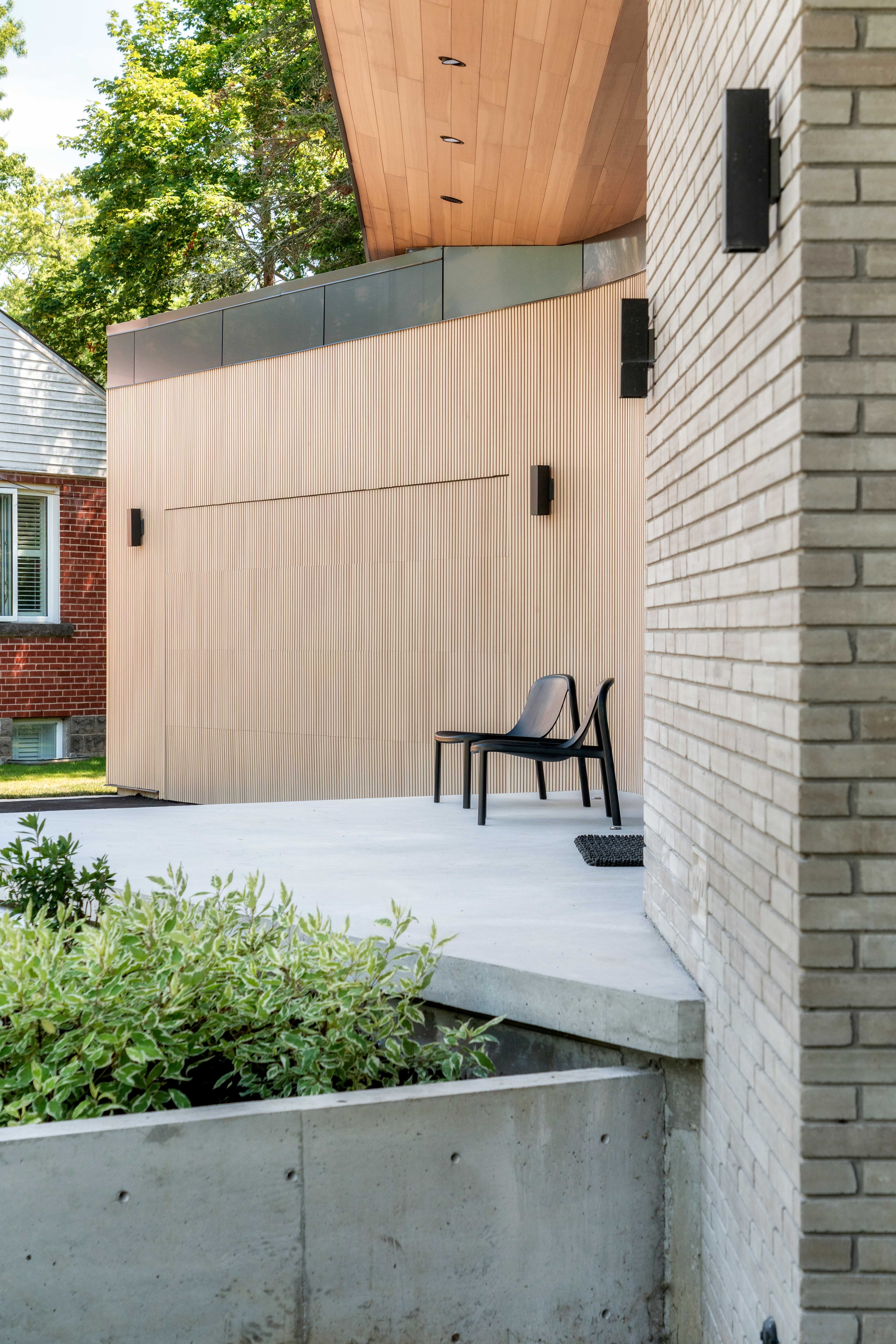 Exterior soffit and cladding detail